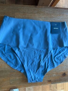 SPANX Seamless Shaping Briefs in Blue